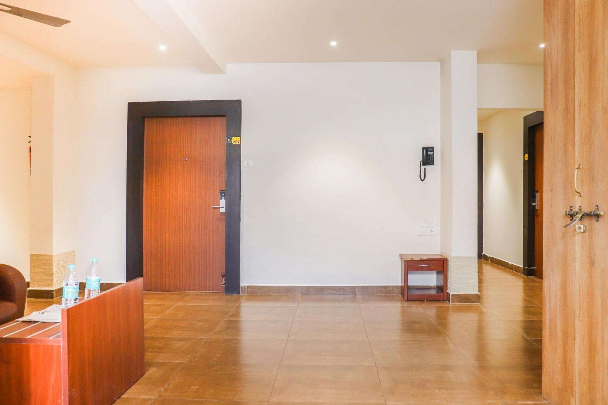 Hotel Collection O Kk Trends Vijayawāda Exterior foto