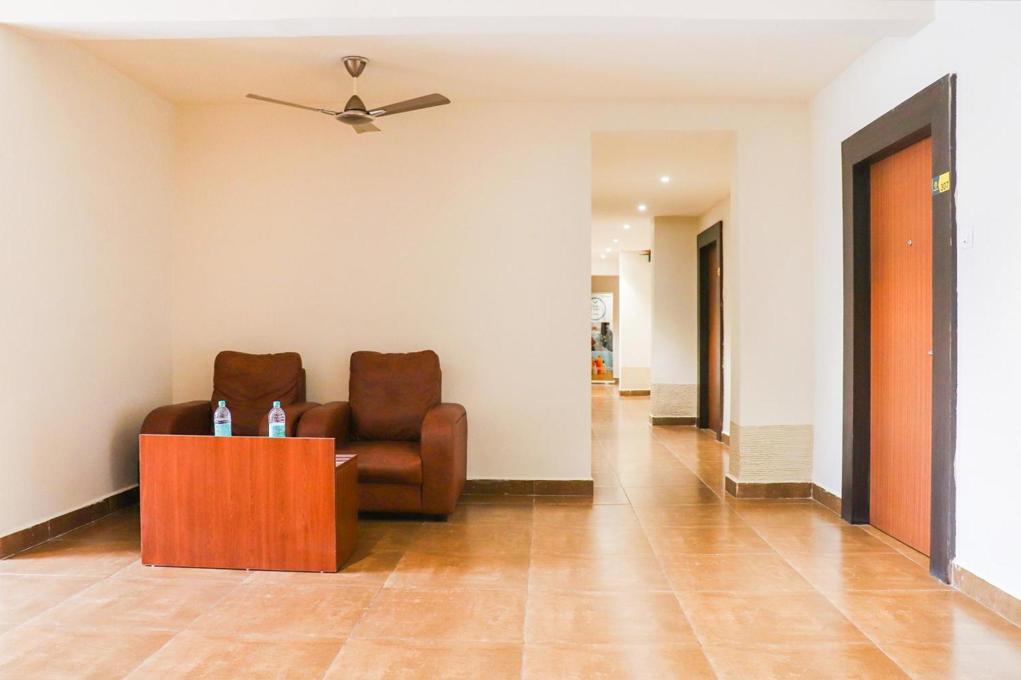 Hotel Collection O Kk Trends Vijayawāda Exterior foto