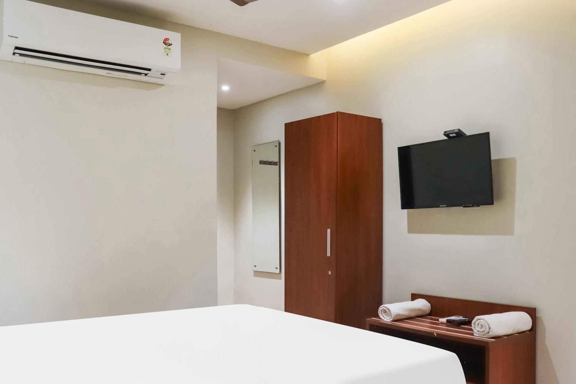 Hotel Collection O Kk Trends Vijayawāda Exterior foto
